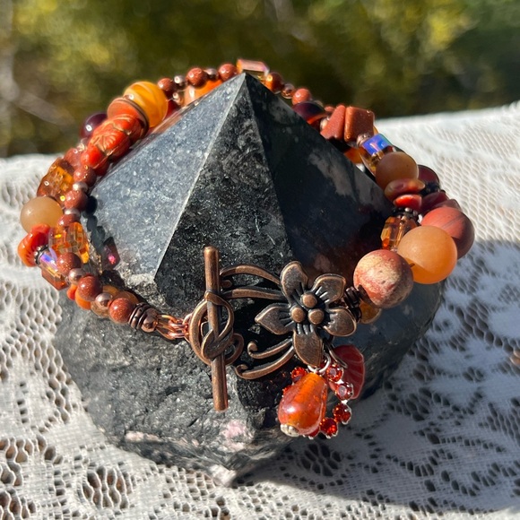 HM042 Agate, Gold stone, shell, & Czech with copper findings Bracelet - Picture 1 of 5